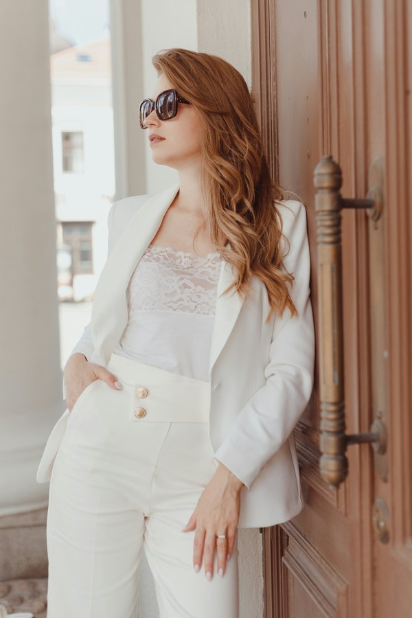 Pantalon taille haute femme : l'élégance à porter chaque jour