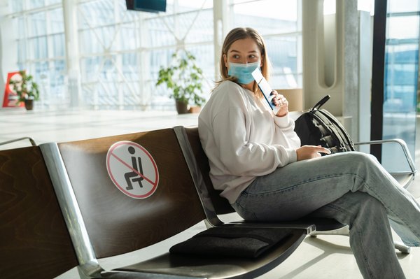10 raisons pour lesquelles ma copine est distante et solutions