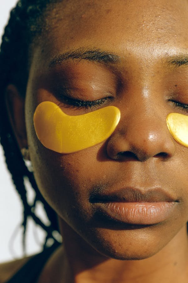Sérum anti cerne : illuminez votre regard en un clin d'œil