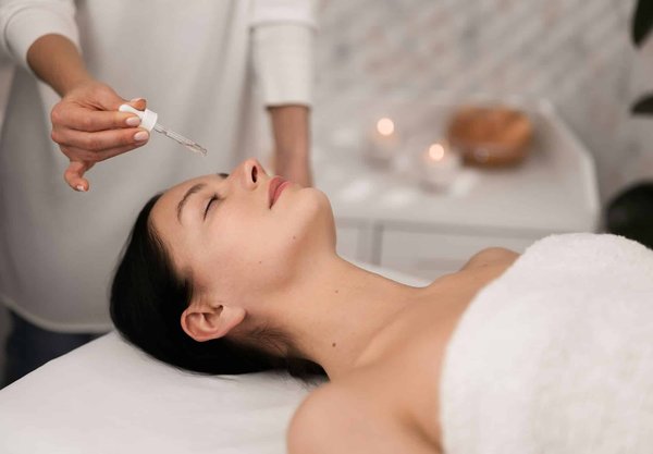Top sérums pour illuminer votre regard instantanément